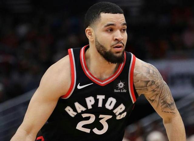 他留下！官方：神锋霍格与博德闪耀续约至2029年